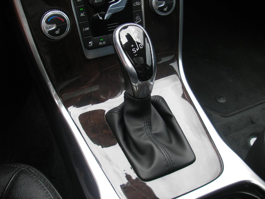 2015 Volvo XC70 Image 23