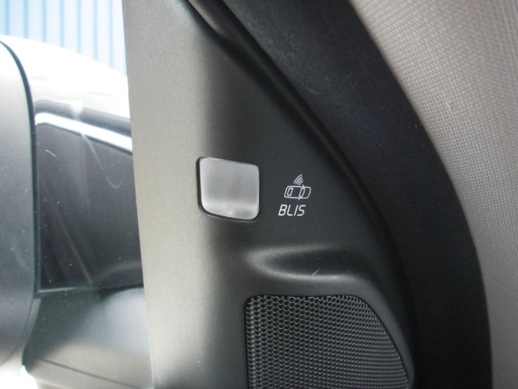 2015 Volvo XC70 Image 24
