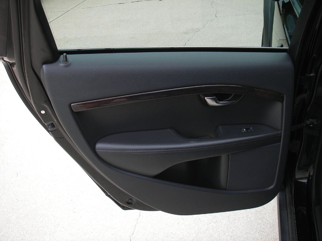2015 Volvo XC70 Image 25