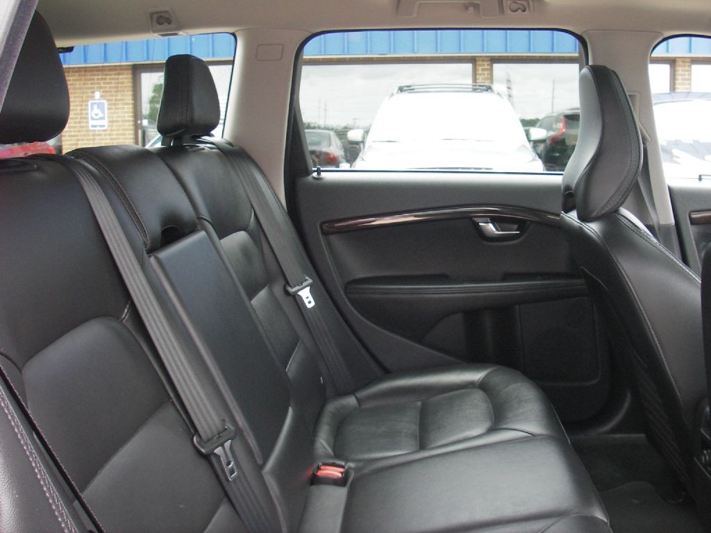 2015 Volvo XC70 Image 30