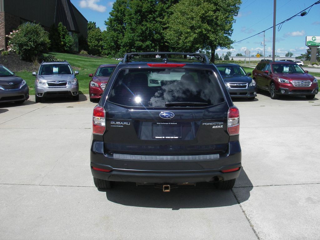 2016 Subaru Forester Image 7