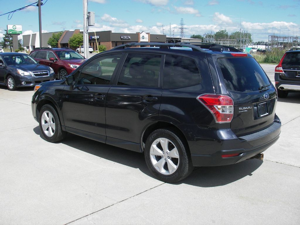2016 Subaru Forester Image 9