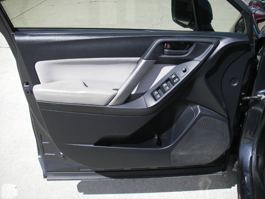 2016 Subaru Forester Image 14