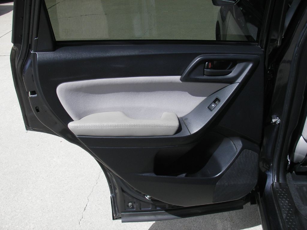 2016 Subaru Forester Image 27