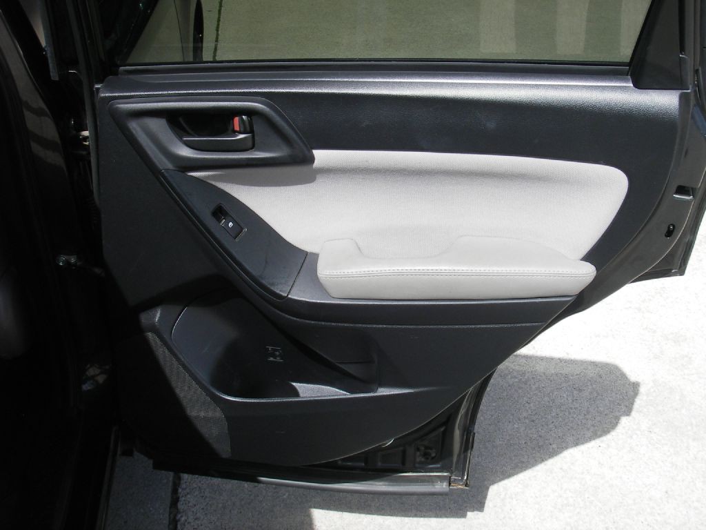 2016 Subaru Forester Image 30
