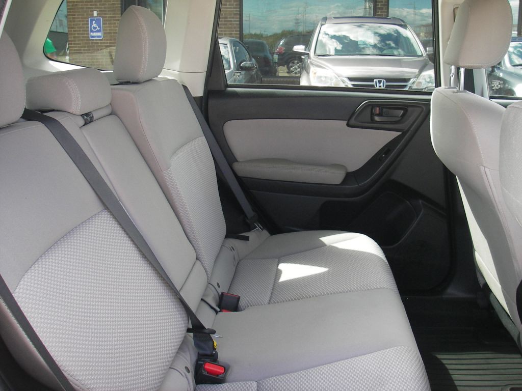 2016 Subaru Forester Image 31