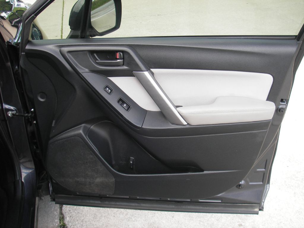 2016 Subaru Forester Image 34