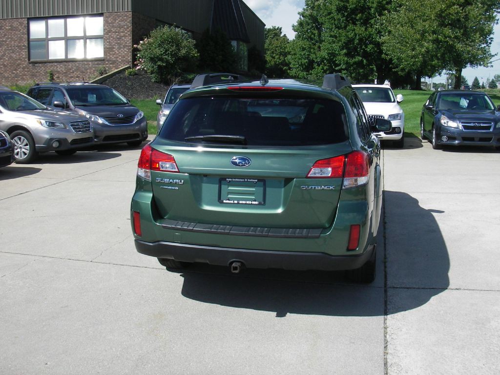 2012 Subaru Outback Image 6
