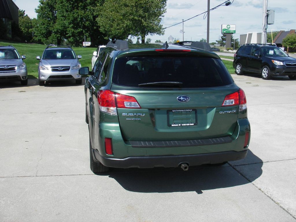 2012 Subaru Outback Image 8