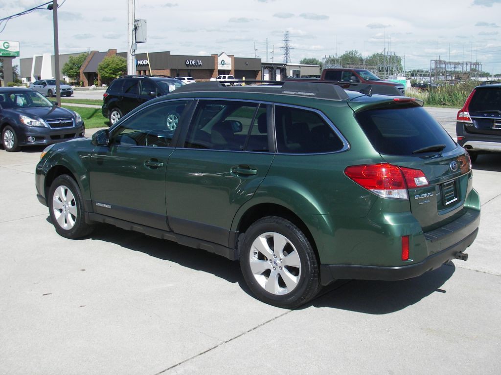 2012 Subaru Outback Image 9
