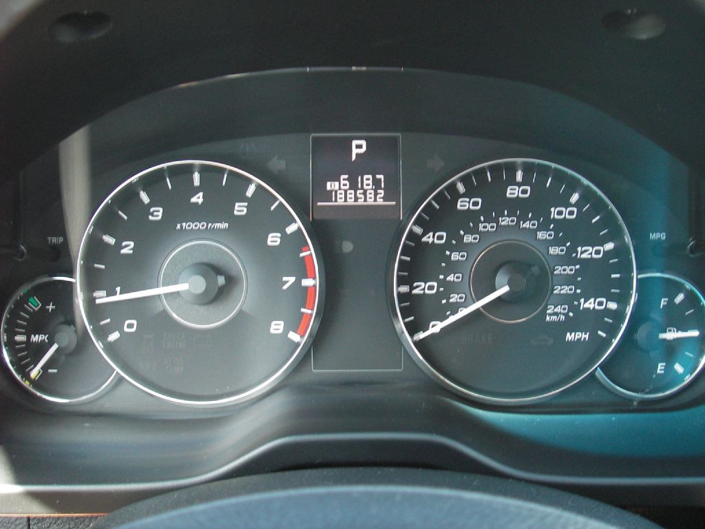 2012 Subaru Outback Image 16