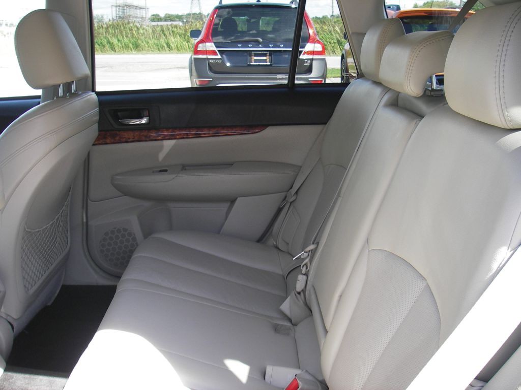 2012 Subaru Outback Image 28