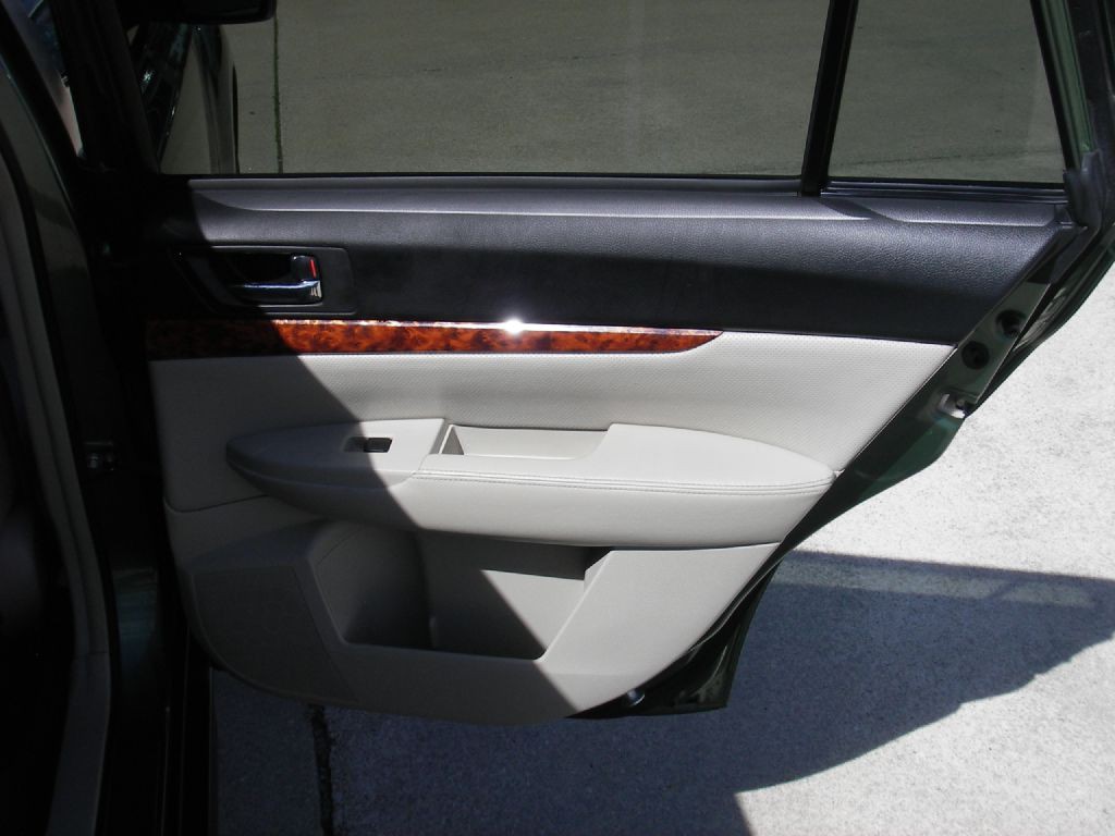 2012 Subaru Outback Image 30