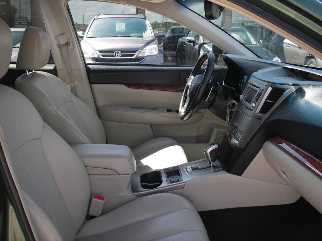 2012 Subaru Outback Image 32