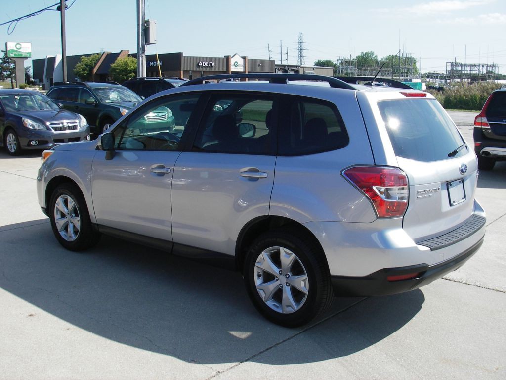 2015 Subaru Forester Image 9