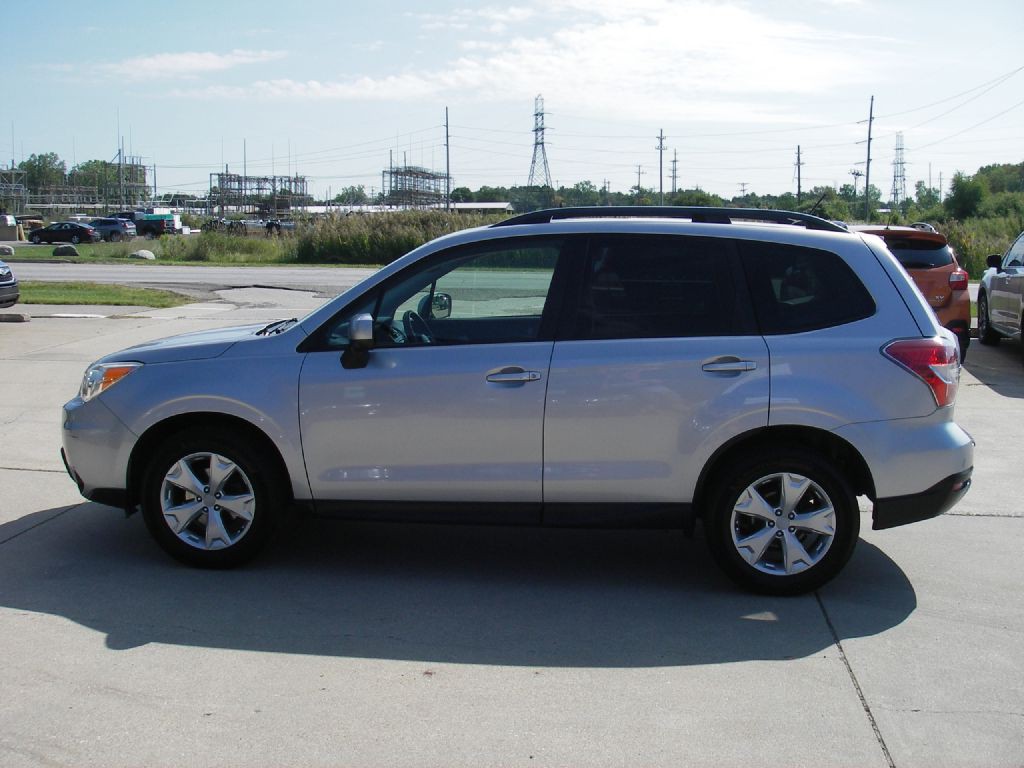 2015 Subaru Forester Image 10