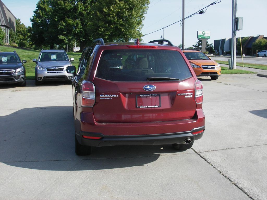 2016 Subaru Forester Image 8