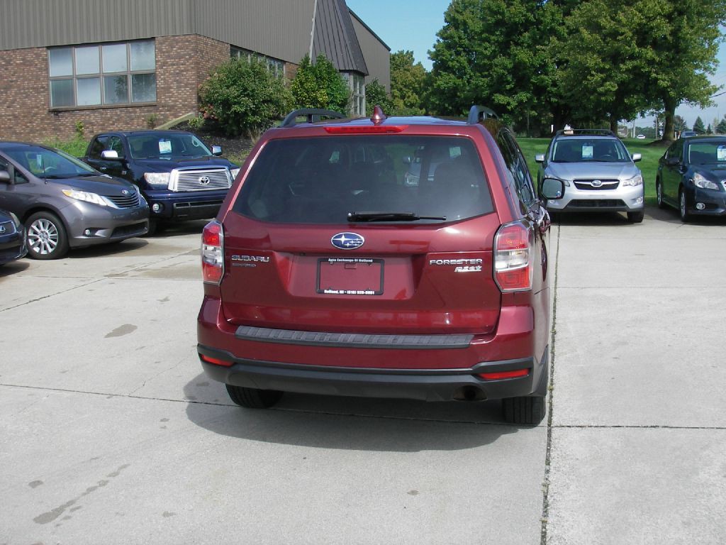 2016 Subaru Forester Image 6