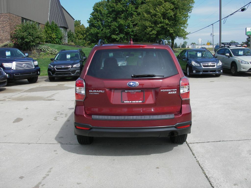 2016 Subaru Forester Image 7
