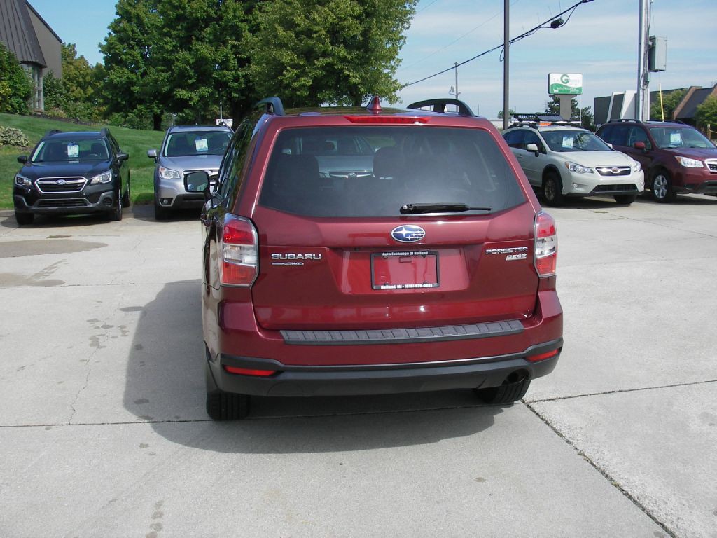 2016 Subaru Forester Image 8