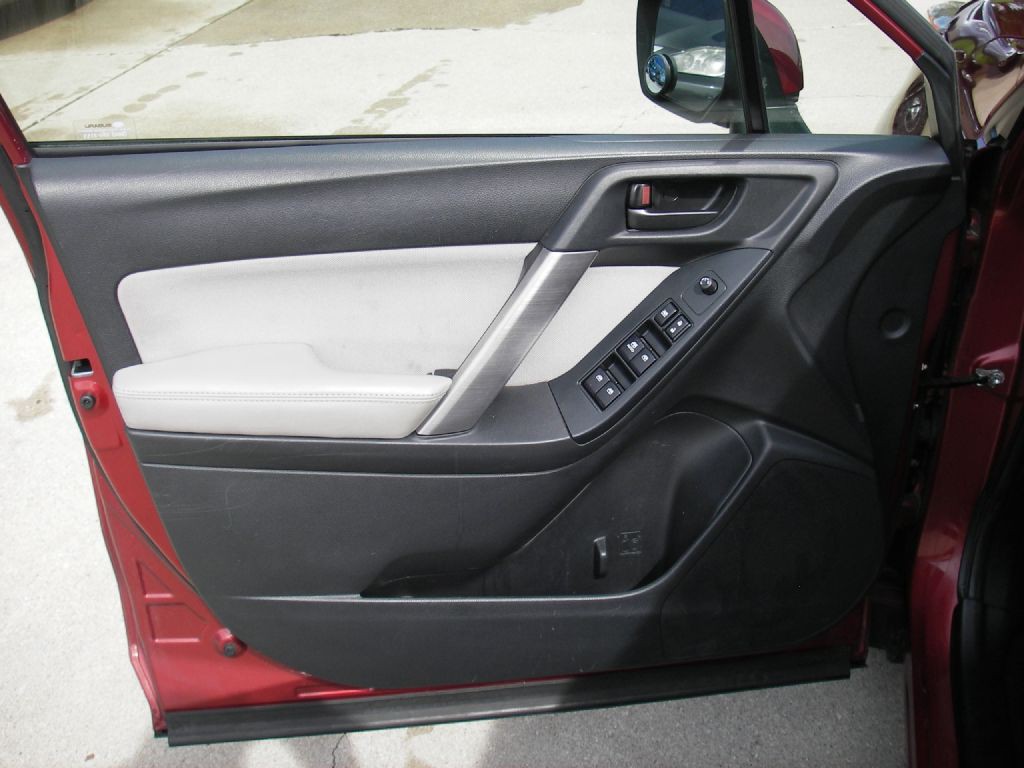 2016 Subaru Forester Image 14