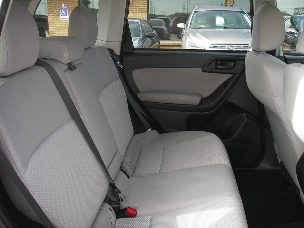 2016 Subaru Forester Image 32
