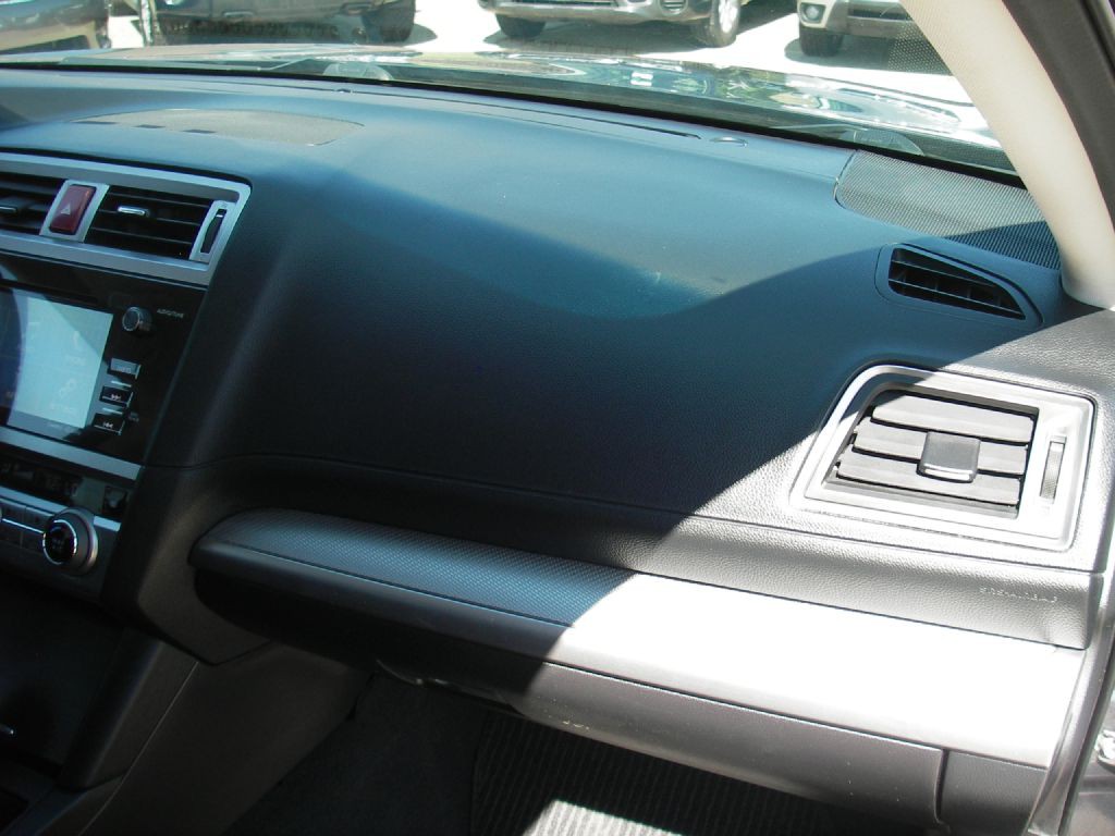 2016 Subaru Outback Image 32