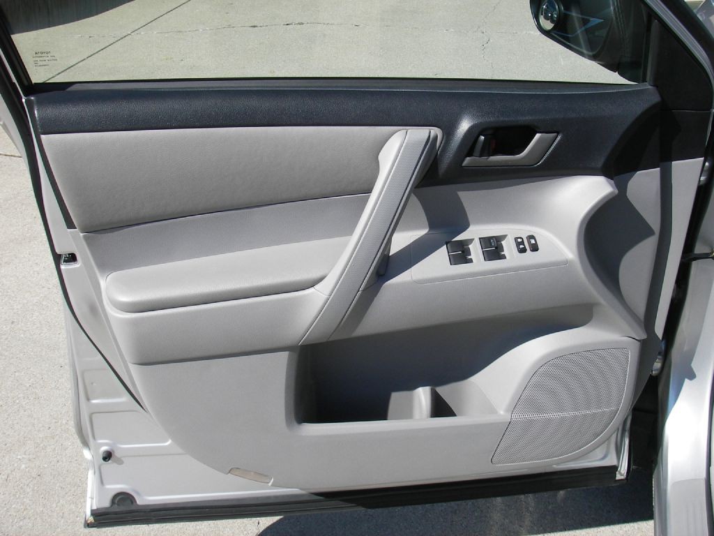 2011 Toyota Highlander Image 14