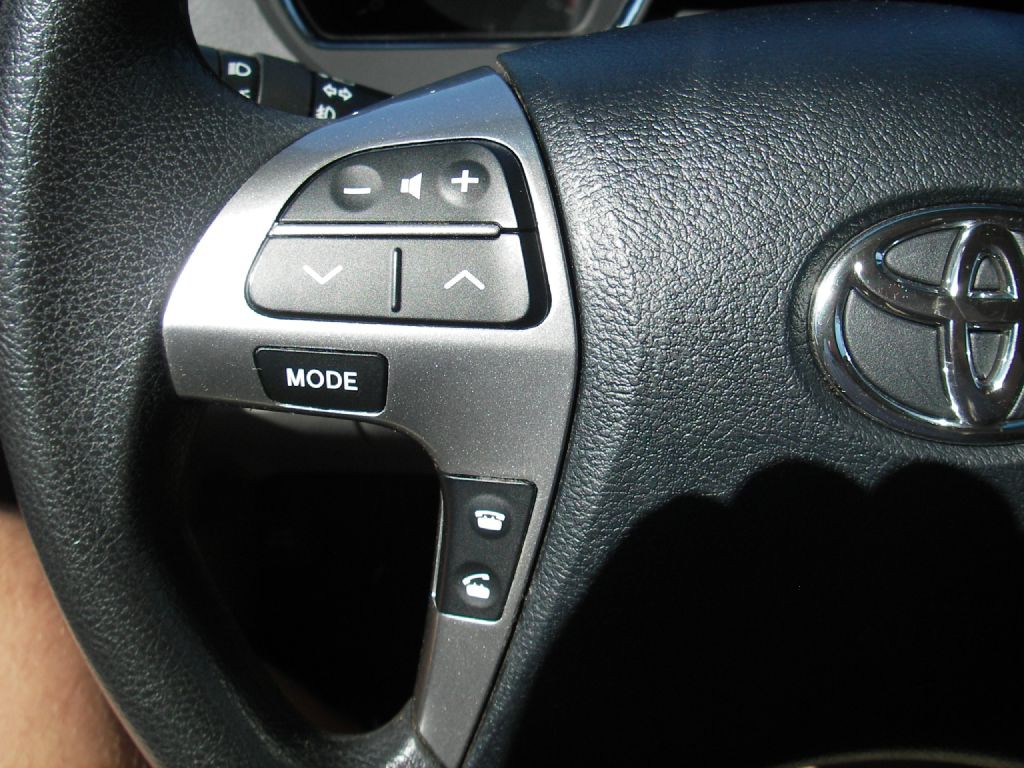 2011 Toyota Highlander Image 17