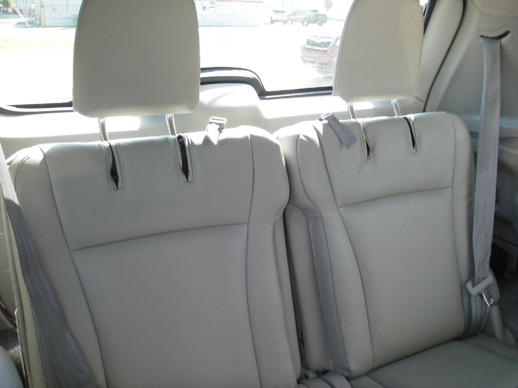 2011 Toyota Highlander Image 28