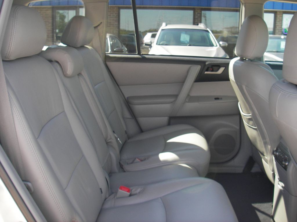 2011 Toyota Highlander Image 29