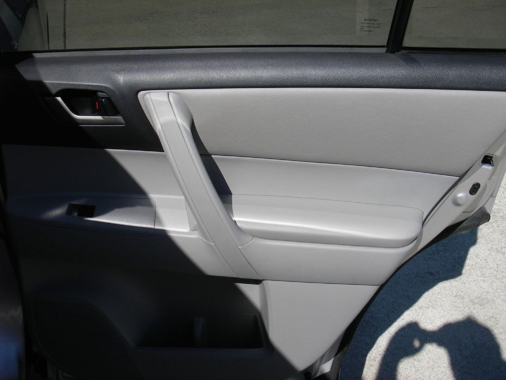 2011 Toyota Highlander Image 30