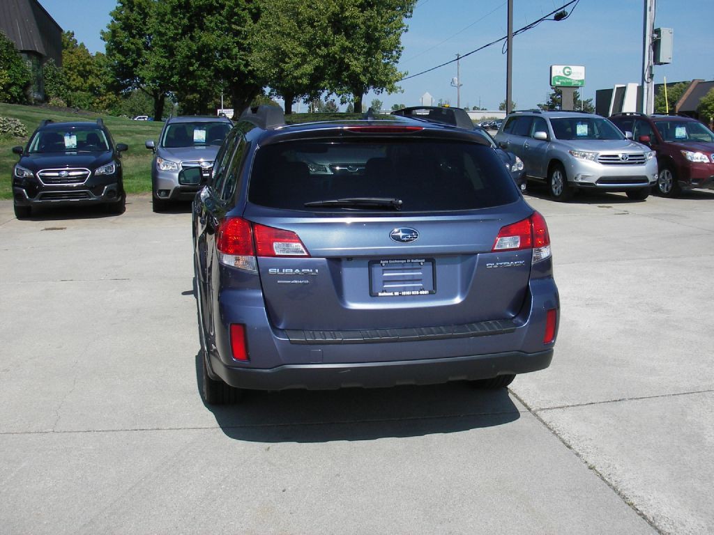 2014 Subaru Outback Image 8