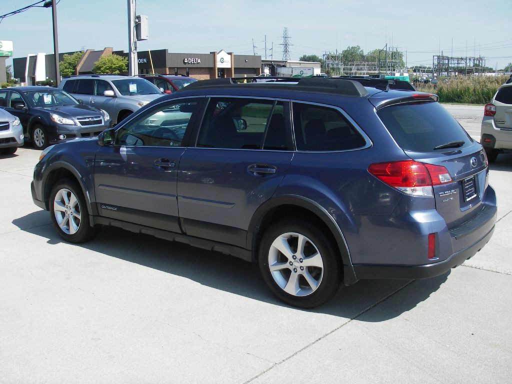 2014 Subaru Outback Image 9