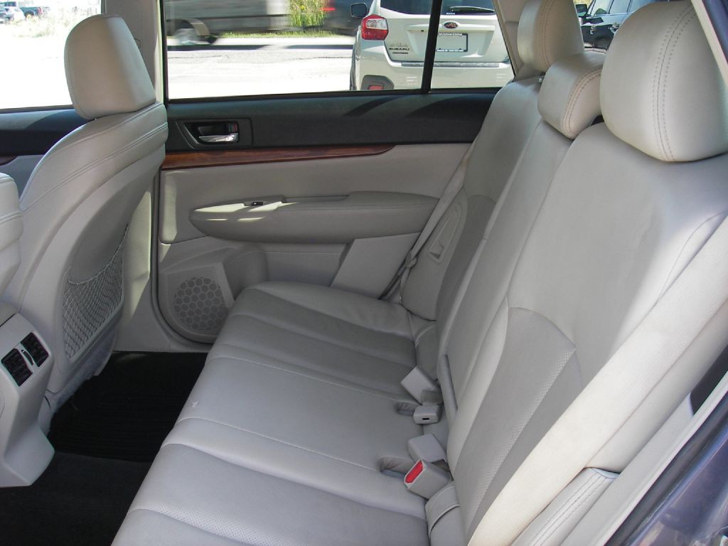 2014 Subaru Outback Image 27