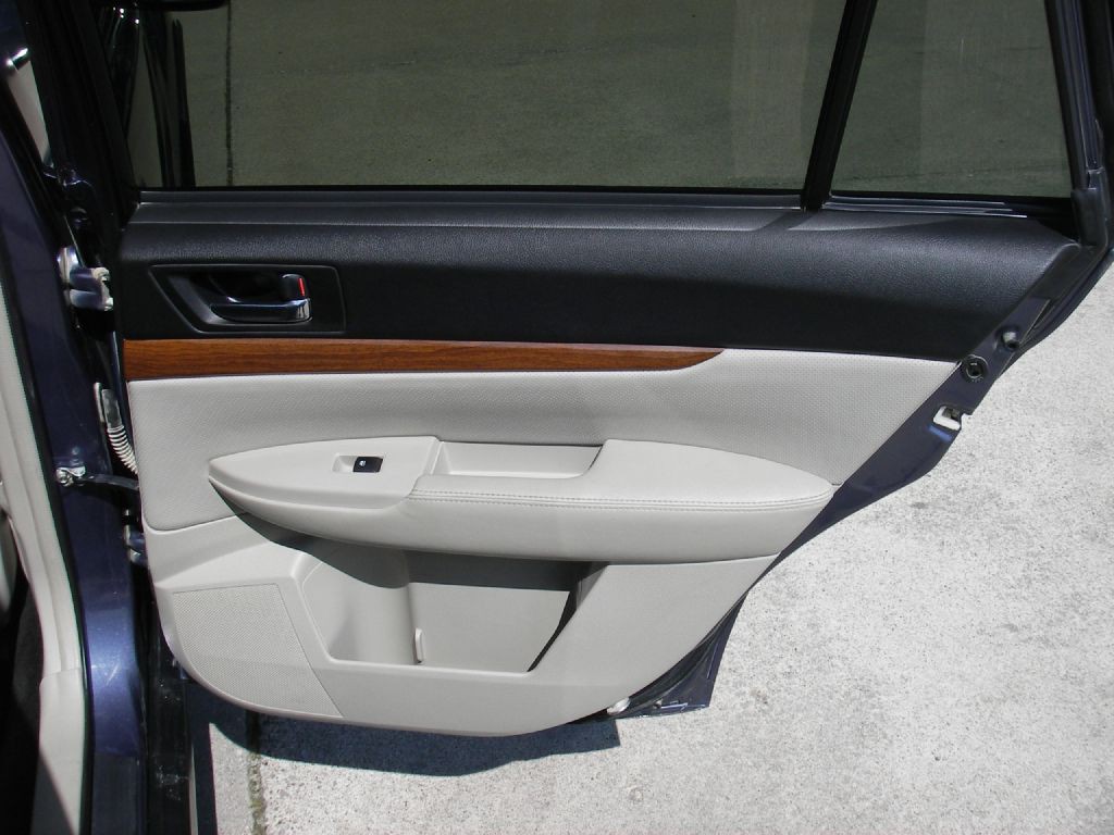 2014 Subaru Outback Image 29