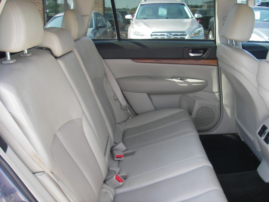 2014 Subaru Outback Image 30