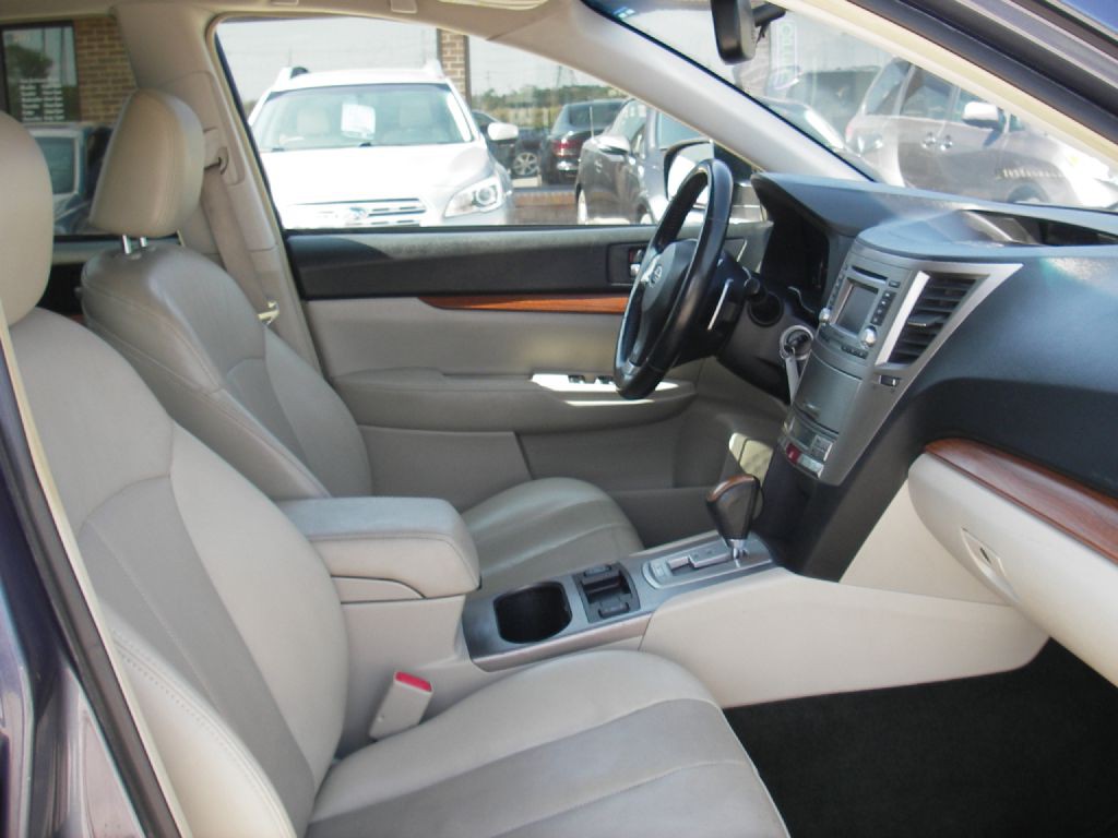 2014 Subaru Outback Image 31