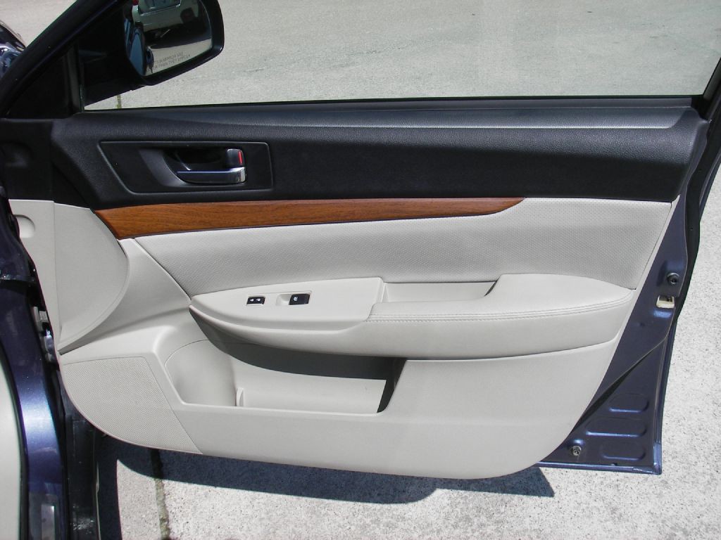 2014 Subaru Outback Image 33