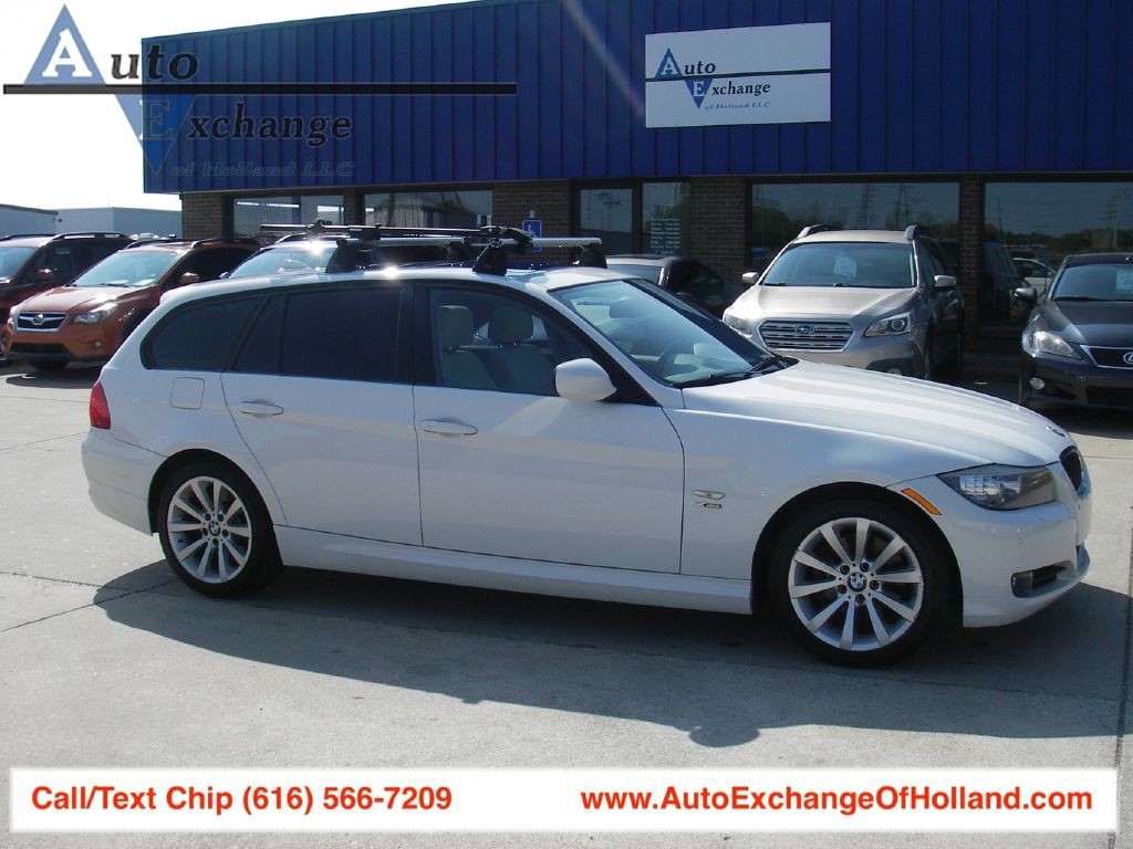 2012 BMW 3 Series Image 1