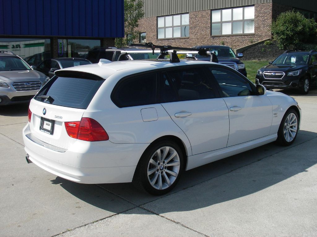 2012 BMW 3 Series Image 5