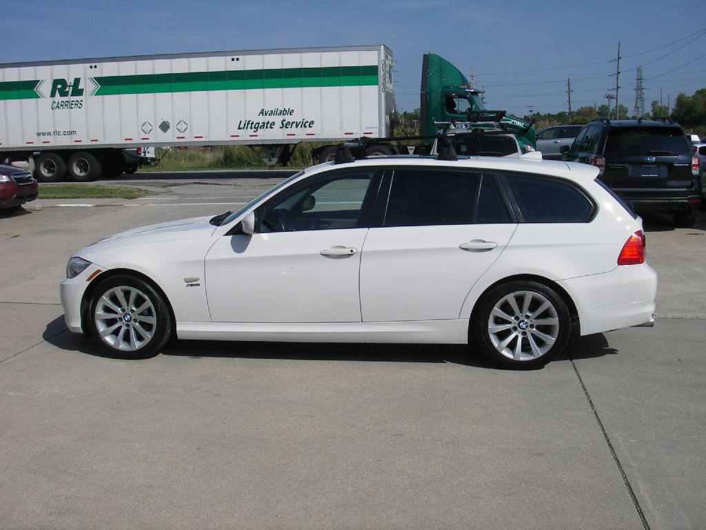 2012 BMW 3 Series Image 10