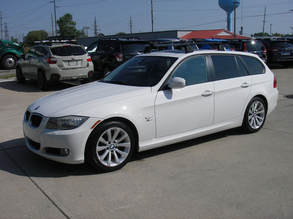 2012 BMW 3 Series Image 11