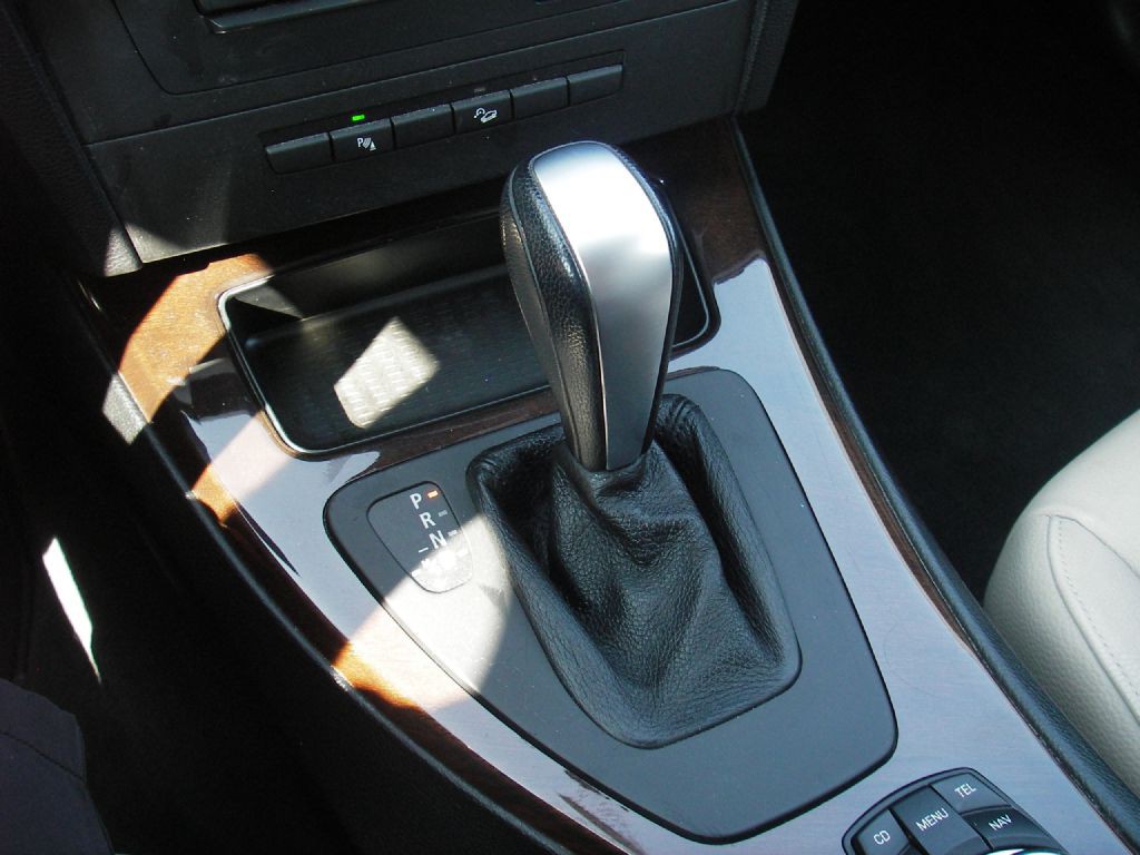 2012 BMW 3 Series Image 23