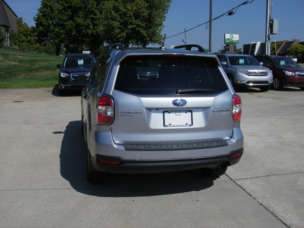 2014 Subaru Forester Image 8