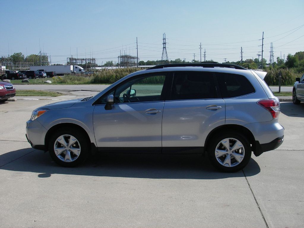 2014 Subaru Forester Image 10