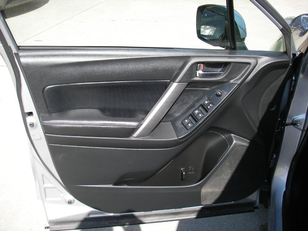 2014 Subaru Forester Image 14