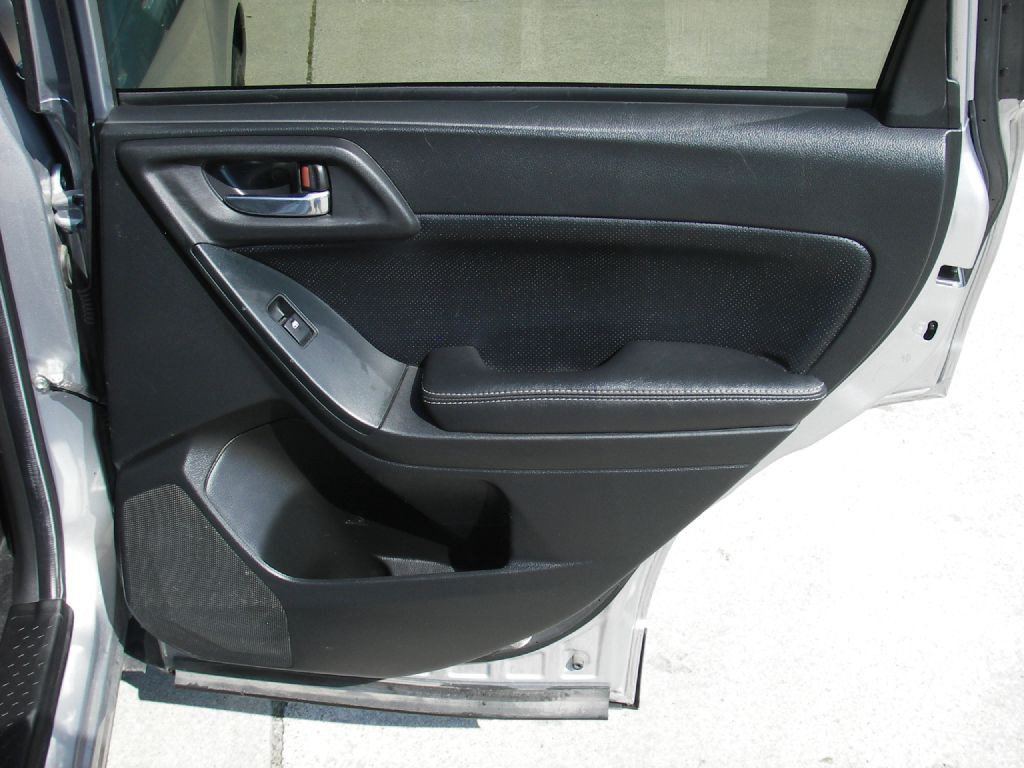 2014 Subaru Forester Image 30