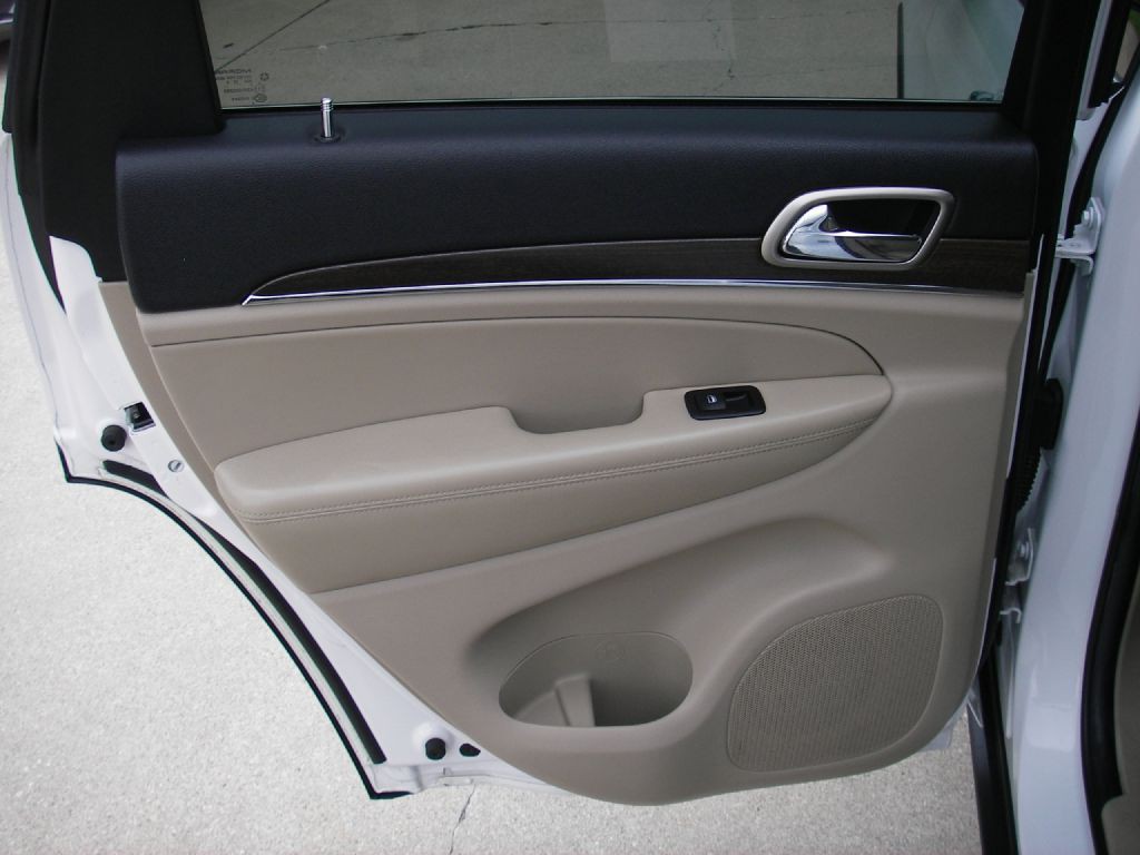 2014 Jeep Grand Cherokee Image 24