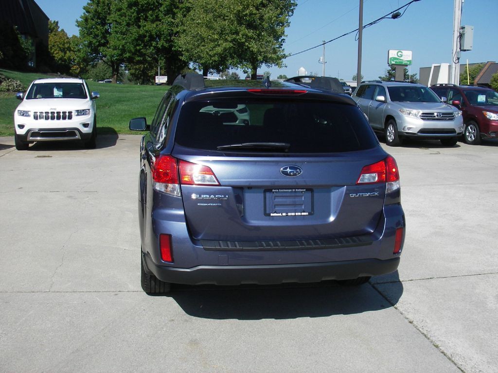 2014 Subaru Outback Image 8